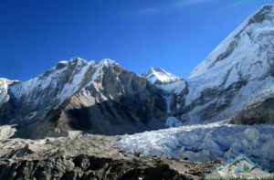 Everest base camp temperature always chilly cold go with proper gear & check Everest base camp temperature today before go.