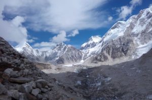 Everest base camp trek along khumbu glacier