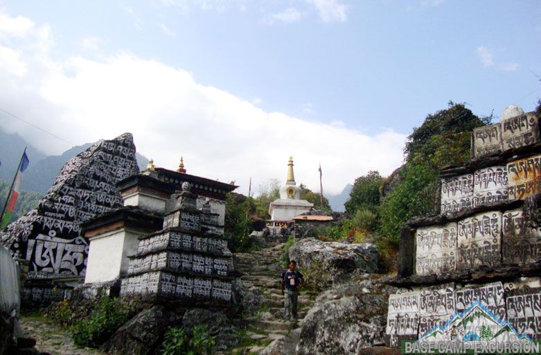 Phakding Village – Lukla to Phakding trek disteince, weather and elevation