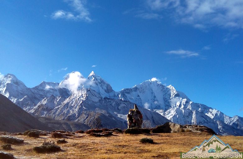 major tourist attractions of Everest base camp trek Himalaya
