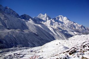 Camping trek to Mount Everest base camp - Camping on the way to Mt. Everest base camp