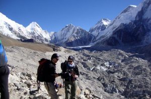 How to avoid altitude sickness when walking to Everest base camp - Altitude acclimatization to minimize high altitude sickness on Everest base camp trek