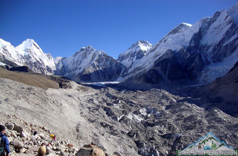 What is the lowest temperature ever recorded on Mount Everest - what is the highest and lowest temperature at mt. Everest peak