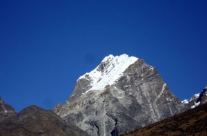 Lobuche peak climbing summit