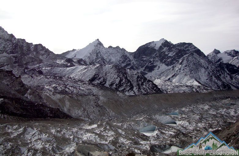 Winter Everest base camp trek in January - hiking Mount Everest