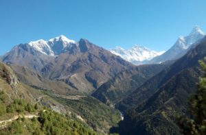 Everest base camp trail