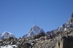 Lobuche to gorak shep distance 4KM