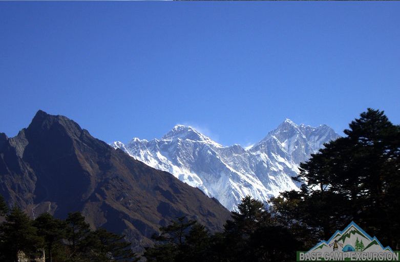 How much to tip Everest base camp trek for Sherpa, Guides & Porters