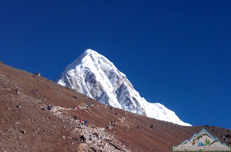 Best Everest base camp trek schedule for altitude acclimatization naturally