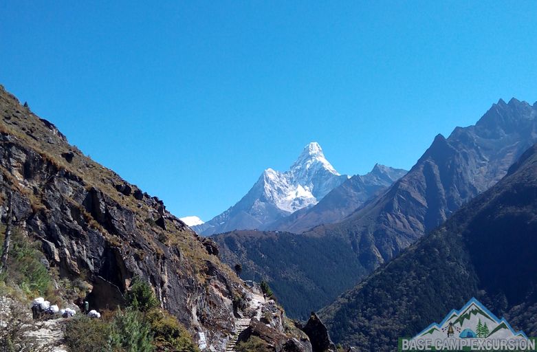 Feature highlights of Everest base camp trek Kathmandu Nepal